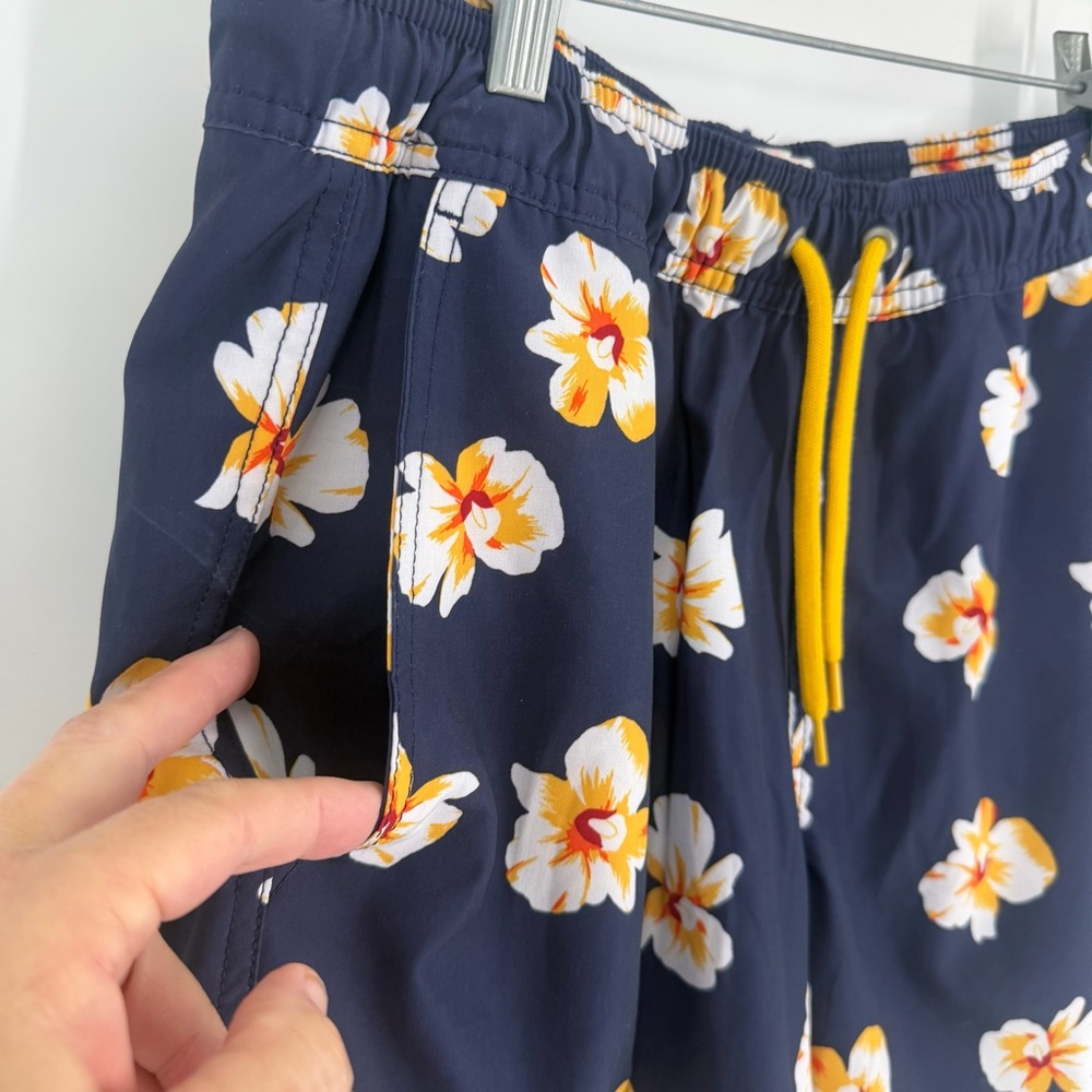 J.Crew Flex Swim Trunks Navy Floral Print Men’s Size S Preppy Classic Vacation - Picture 4 of 12